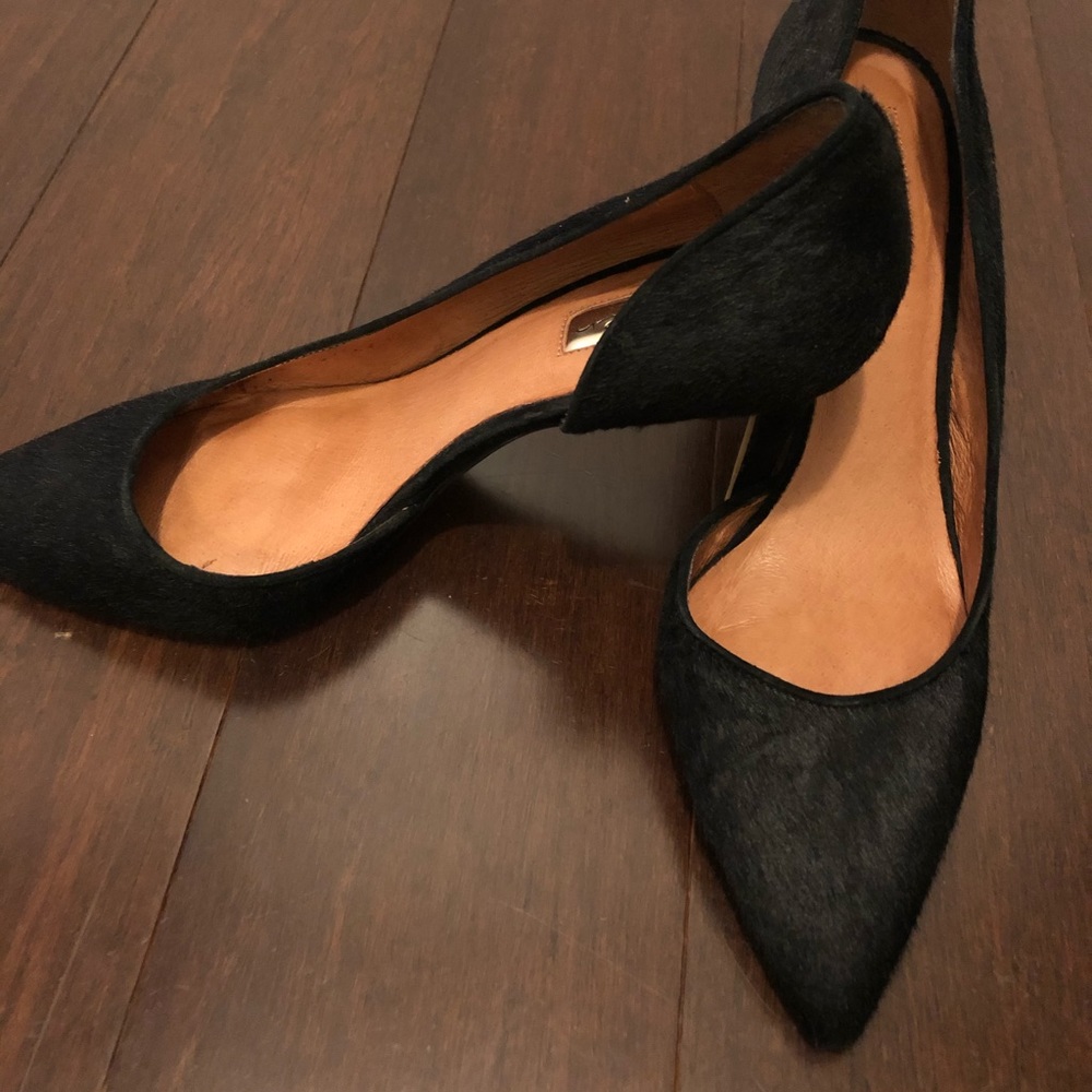 Texture black heel
